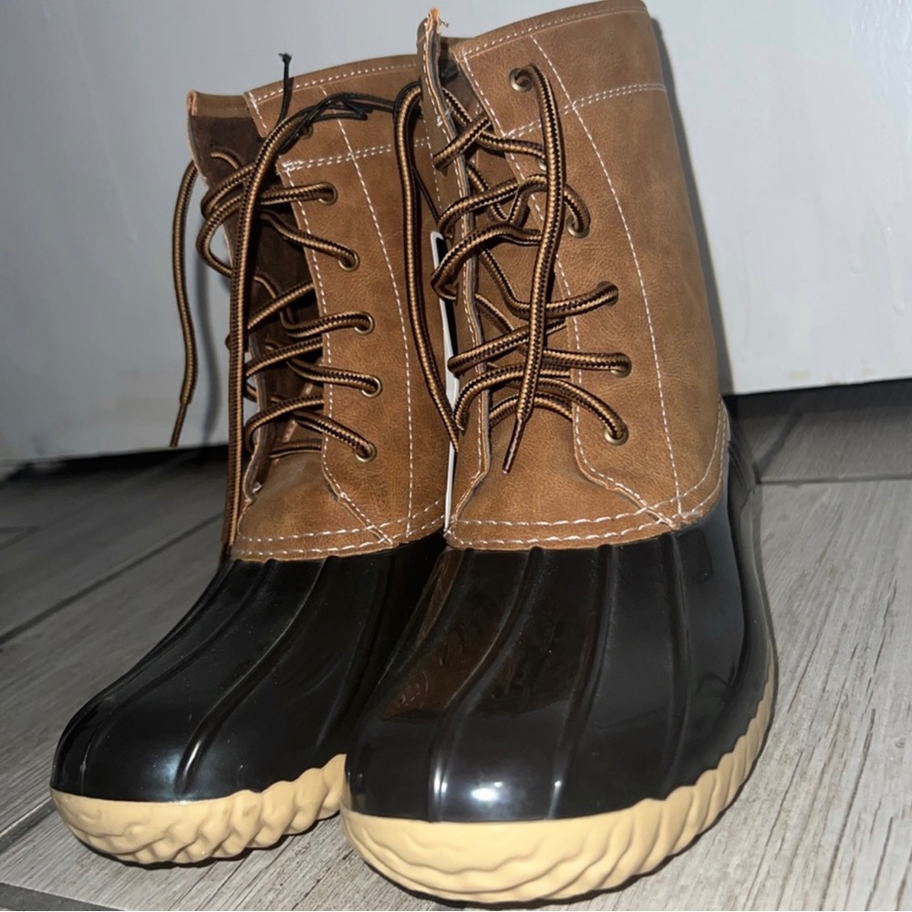 (NWT) Charles Albert Duck Boots
